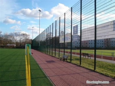 Каким должен быть хороший забор для спортивной площадки?
